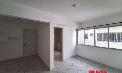 Apartamento com 2 quartos para alugar na Rua Koesa, 448, Kobrasol, São José, 54 m2 por R$ 2.400