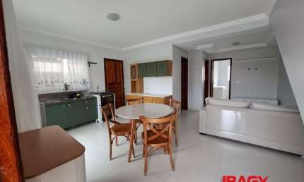 Apartamento com 2 quartos para alugar na Garcia Esporte e Lazer, 390, Carianos, Florianópolis, 60 m2 por R$ 2.700
