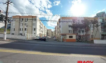 Excelente Apartamento 3 dormitório(s) em Abraão - Florianópolis