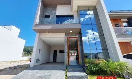 Excelente Casa 3 dormitório(s) em Beira Rio - Biguaçu