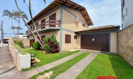 Casa comercial para alugar na Rua Rosato Evangelista, 117, Itaguaçu, Florianópolis