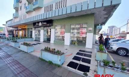 Ponto comercial para alugar na Avenida Lédio João Martins, 1082, Kobrasol, São José