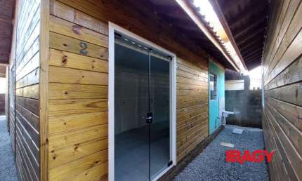 Casa comercial para alugar na Avenida Deputado Diomício Freitas, 494, Carianos, Florianópolis