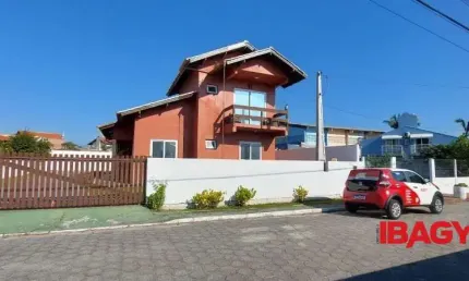 Excelente Casa 3 dormitório(s) em Barra da lagoa - FLORIANÓPOLIS