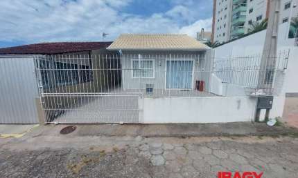 Excelente Casa 1 dormitório(s) em Trindade - Florianópolis