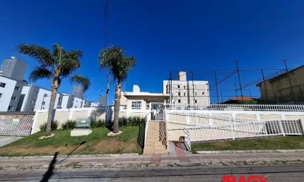 Excelente Apartamento 3 dormitório(s) em Serraria - São José