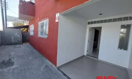 Excelente Casa 3 dormitório(s) em CAMPECHE - FLORIANOPOLIS
