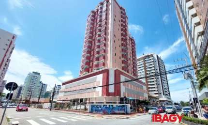 Apartamento com 3 quartos para alugar na Avenida Salvador Di Bernardi, 485, Campinas, São José