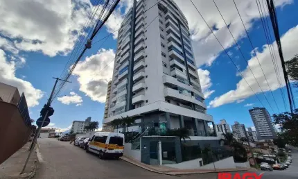 Excelente Apartamento 3 dormitório(s) em Barreiros - São José