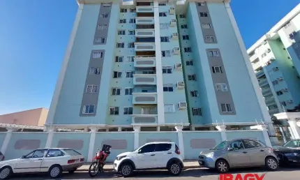 Excelente Apartamento 3 dormitório(s) em Barreiros - São José