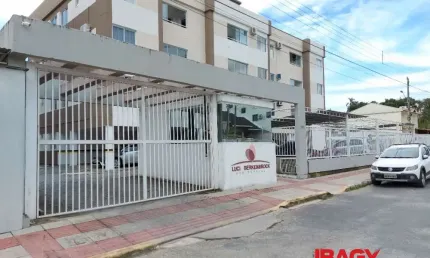 Excelente Apartamento 2 dormitório(s) em Real Parque - São José