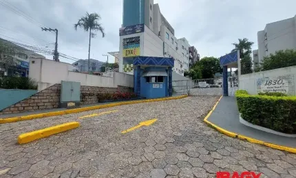 Apartamento com 2 quartos para alugar na Rua Lauro Linhares, 1928, Trindade, Florianópolis