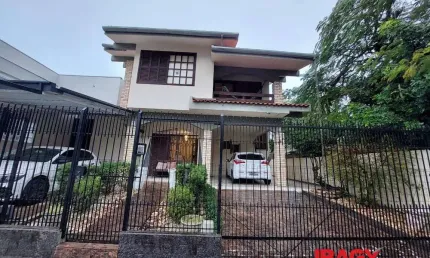 Casa com 3 quartos para alugar na Rua José Francisco Dias Areias, 286, Trindade, Florianópolis