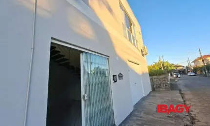 Excelente Apartamento 2 dormitório(s) em Praia de Fora - Palhoça