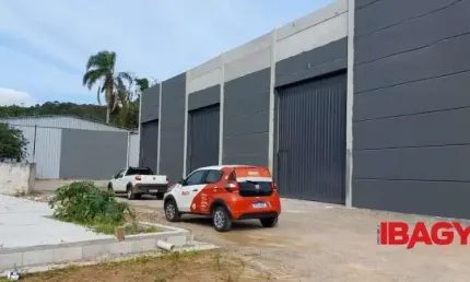 Barracão / Galpão / Depósito para alugar na Rodovia Francisco Magno Vieira, 5066, Campeche, Florianópolis