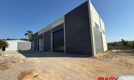 Barracão / Galpão / Depósito para alugar na Rodovia Francisco Magno Vieira, 5089, Campeche, Florianópolis