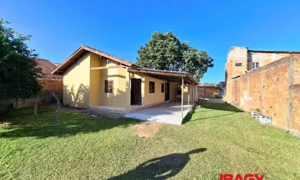Excelente casa 2 dormitório(s) em são joão do rio vermelho - florianópolis