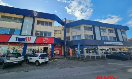 Sala comercial para alugar na Rua Lúcio Born, 71, Centro, Biguaçu