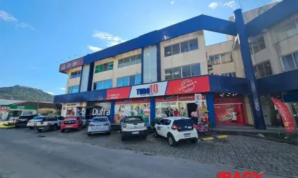 Sala comercial para alugar na Rua Lúcio Born, 63, Centro, Biguaçu