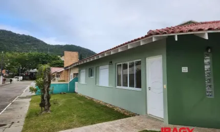 Casa com 4 quartos para alugar na Itapecirica, 179, Itacorubi, Florianópolis