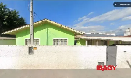 Casa com 3 quartos para alugar na Avenida Cláudio Zacchi, 165, Passa Vinte, Palhoça