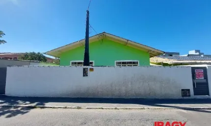 Excelente casa 3 dormitório(s) em passa vinte - palhoça
