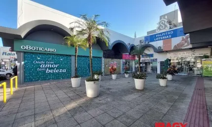 Ponto comercial para alugar na Avenida Lédio João Martins, 787, Kobrasol, São José