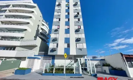 Casa com 4 quartos para alugar na Rua José Cândido da Silva, 473, Balneário, Florianópolis