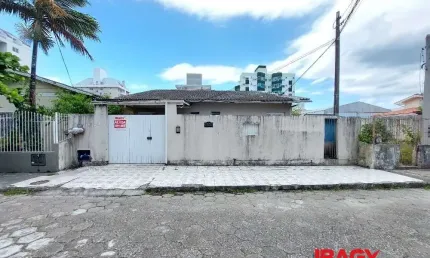 Casa com 1 quarto para alugar na Rua Professora Enoé Schutel, 237, Trindade, Florianópolis