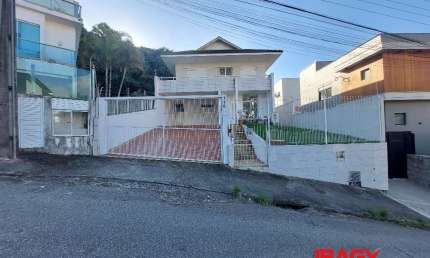 Casa com 4 quartos para alugar na Rua Acelon Eduardo da Silva, 176, Córrego Grande, Florianópolis, 306 m2 por R$ 10.500