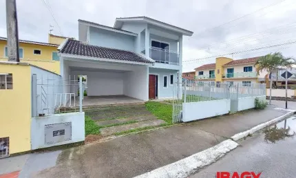 Excelente casa 3 dormitório(s) em são sebastião - palhoça