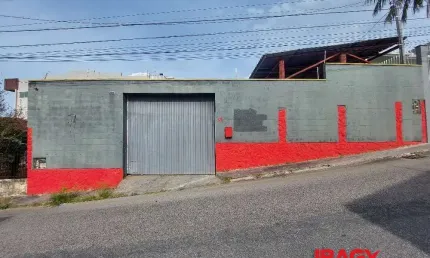Ponto comercial com 1 sala para alugar na Rua Pedro Destri, 89, Praia Comprida, São José, 137 m2 por R$ 4.800