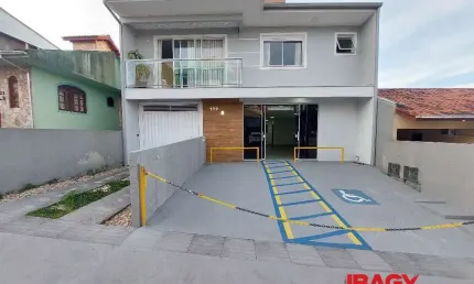 Ponto comercial com 1 sala para alugar na Alantejo, 172, Forquilhas, São José, 61 m2 por R$ 2.500