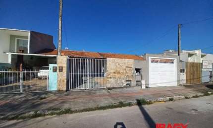 Excelente Casa 2 dormitório(s) em Potecas - São José