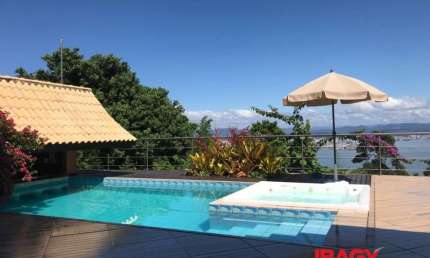 Casa com 4 quartos para alugar na Rua Margot Ganzo Araújo, 113, Centro, Florianópolis, 410 m2 por R$ 13.000