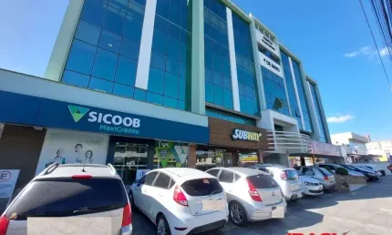 Garagem para alugar na Avenida Leoberto Leal, 704, Barreiros, São José