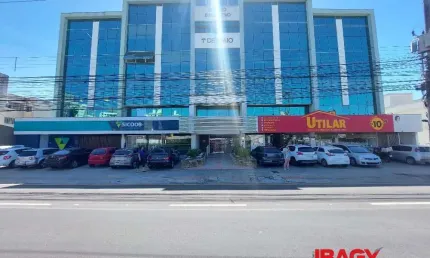 Garagem para alugar na Avenida Leoberto Leal, 660, Barreiros, São José
