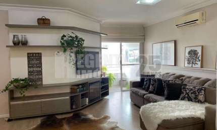 Apartamento à venda no bairro Centro em Florianópolis