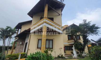 Casa à venda com 4 quartos no bairro Coqueiros em Florianópolis