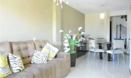 Casa à venda com 7 quartos no bairro Agrônomica em Florianópolis.