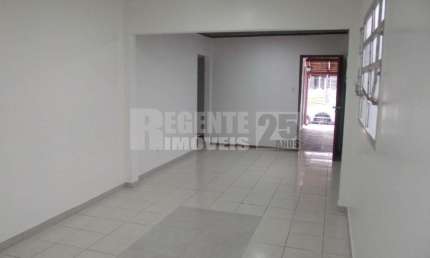 Casa Térrea com 3 quartos e duas Vagas no Bairro Trindade - Florianópolis