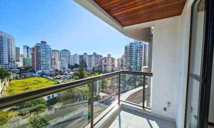 Apartamento à venda no bairro Agronômica em Florianópolis