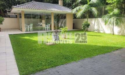 Cobertura Duplex com piscina e duas suites + 1 quarto e duas vagas- Córrego Grande - Florianópolis