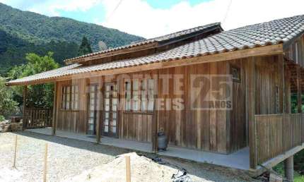Casa com 3 quartos à venda no bairro Rio Engano Interior de Angelina - SC.