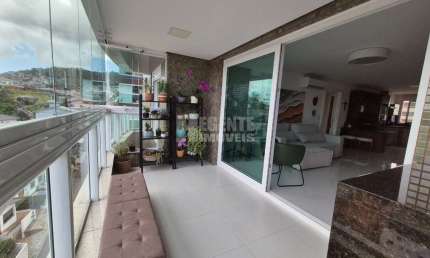 Apartamento com 3 quartos sendo todas suítes em Beira Mar Florianópolis.