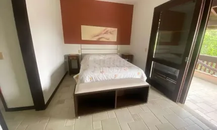 Ótima casa para locação com 5 dormitórios no bairro Pantanal!