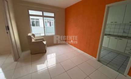 Ótimo apartamento de dois dormitórios no bairro Trindade!