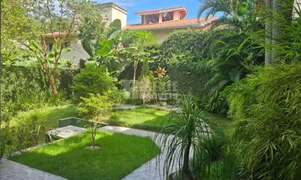 Casa com 5 quartos no Bairro Carvoeira em Florianópolis