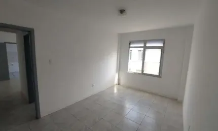 Apartamento com 2 dormitórios à venda no bairro Trindade em Florianópolis.
