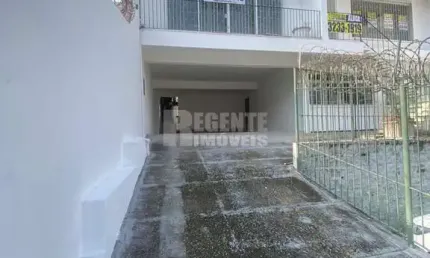 Excelente casa comercial para locação no bairro Capoeiras!